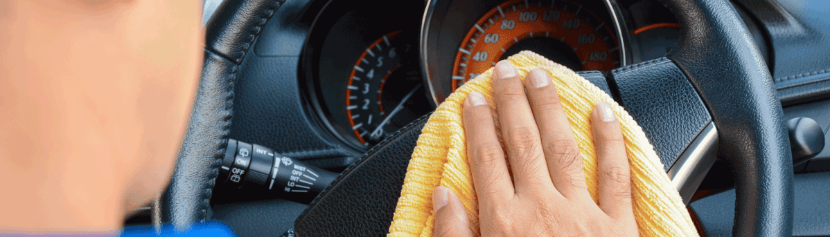 Bien nettoyer l'intérieur de sa voiture : tableau de bord, sièges,  moquettes et tapis