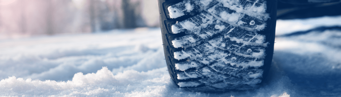 Loi montagne 2022 : chaussettes à neige, chaines à neiges ou pneus